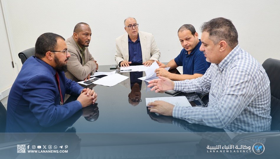 لجنة برلمانية تبحث ملف توريد الأدوية والمستلزمات الطبية