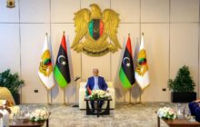 المشير خليفة حفتر يستقبل وفد مشايخ وأعيان فزان