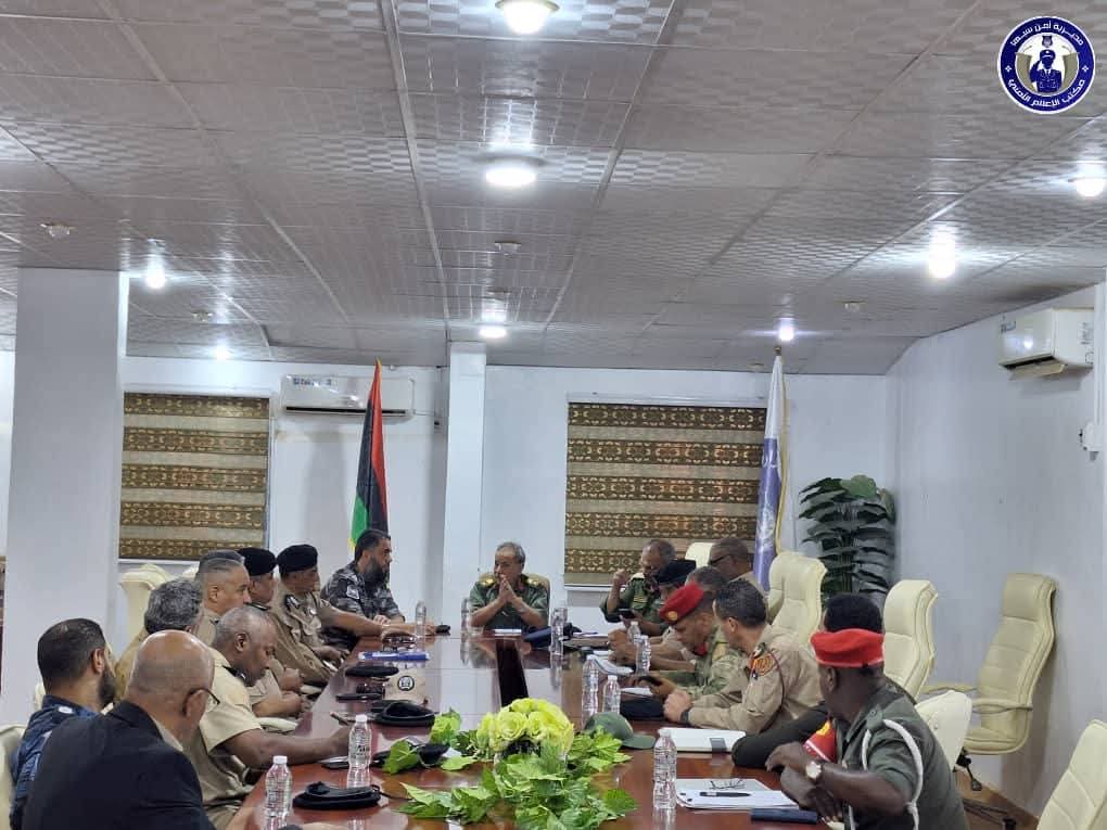 مناقشة أوضاع محطات الوقود وتنظيم التوزيع في سبها 