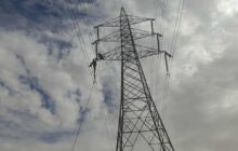 فرق الصيانة تعيد استقرار الكهرباء بدائرة القوارشة / مراوة 220 ك.ف