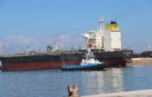 العمل بنظام الورديات على مدار الساعة في ميناء جليانة البحري