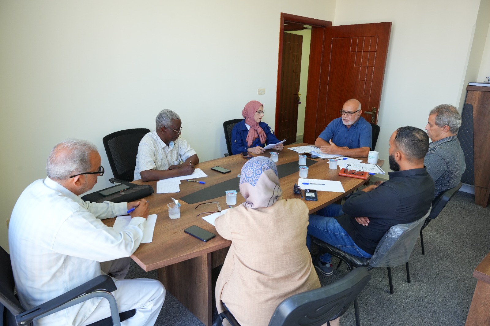 اللجنة الفنية لوزارة الأشغال تناقش حصر المشروعات المتعثرة وتصنيفها