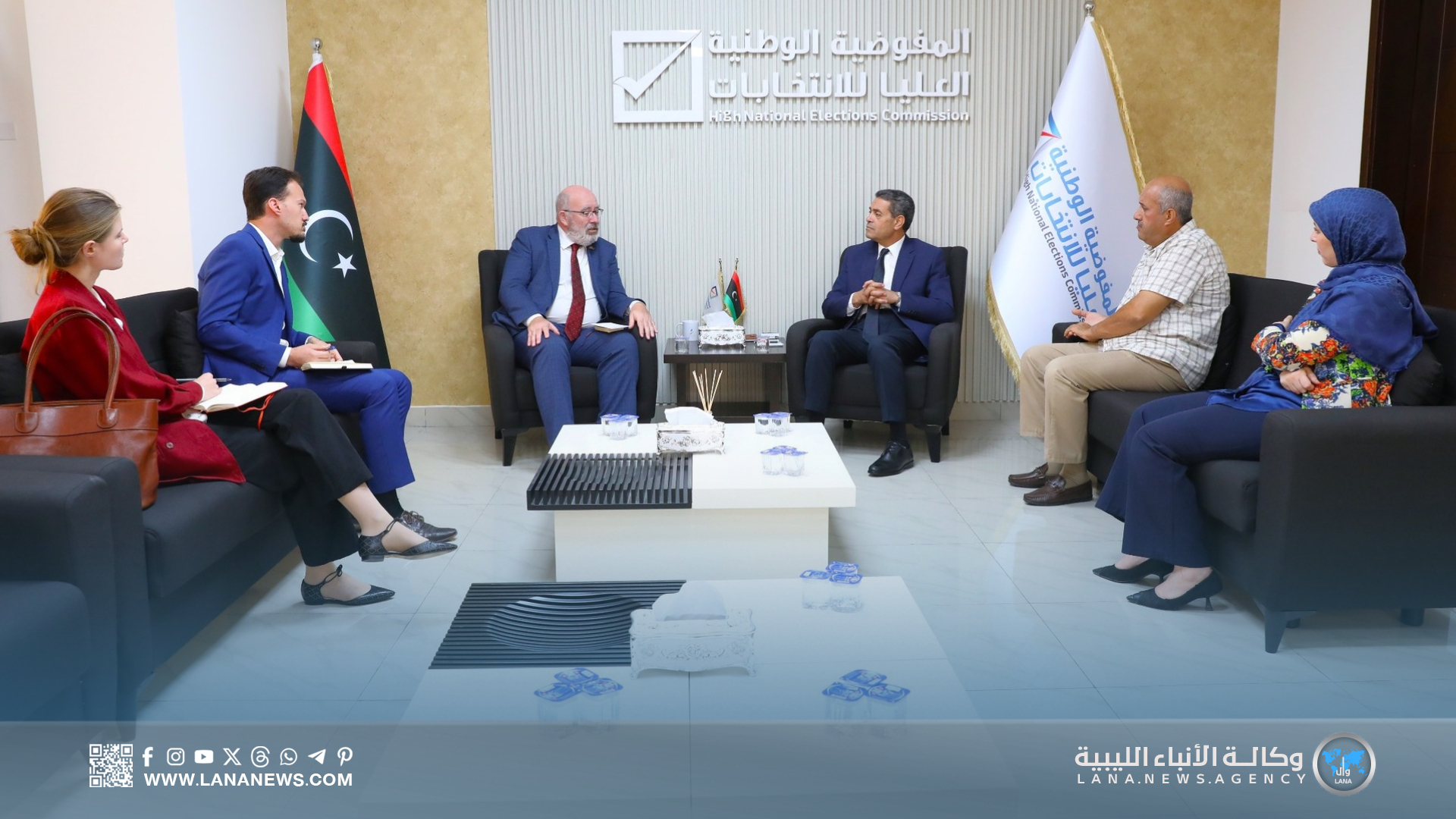 رئيس مجلس المفوضية يستقبل السفير البريطاني قبل انتهاء مهامه في البلاد