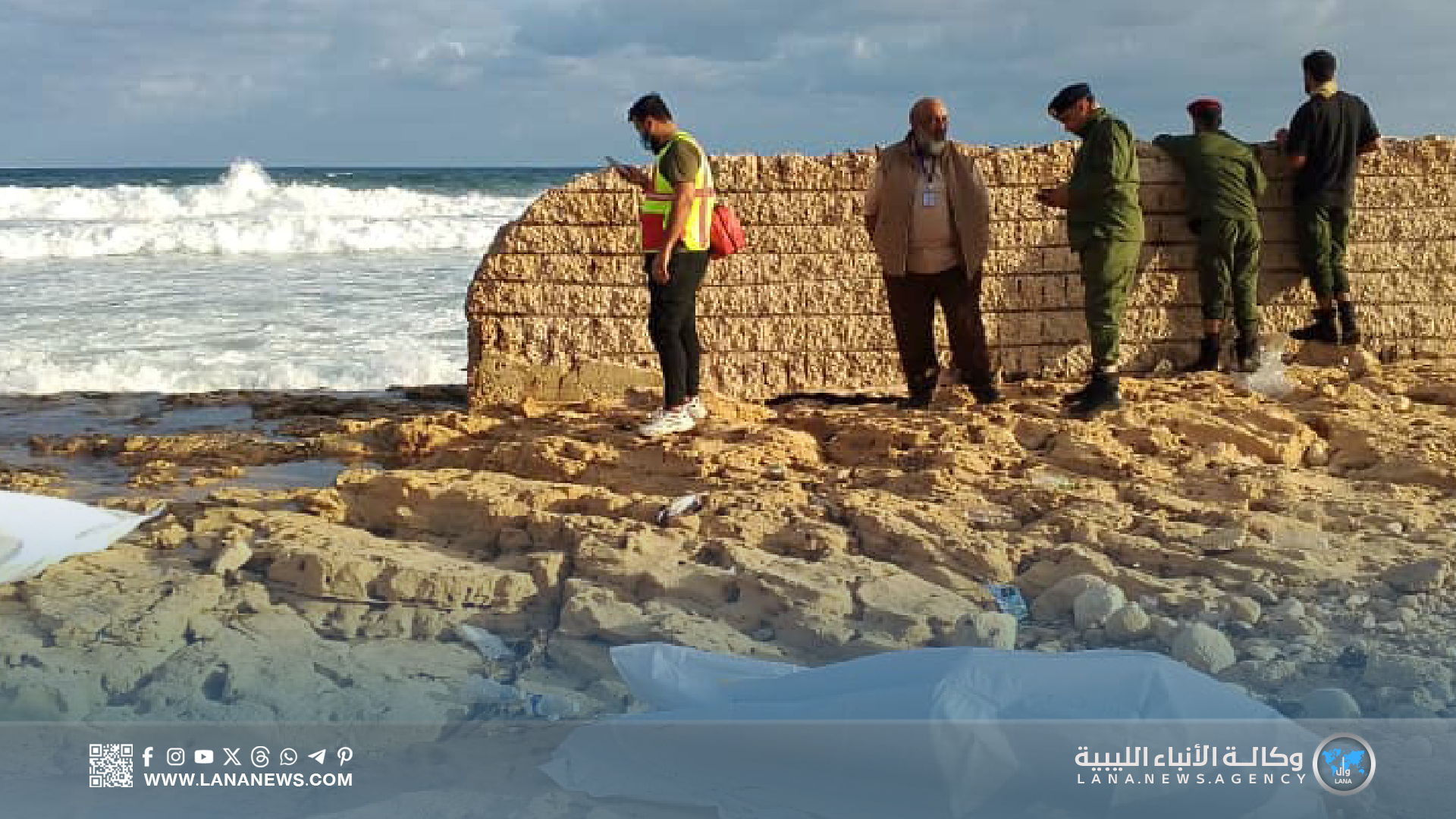 انتشال مهاجريين غير شرعيين قبالة ساحل الزاوية