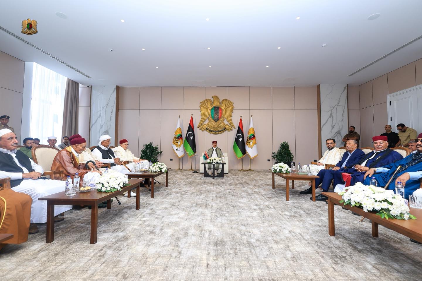 المشير حفتر يلتقي بوجهاء وأعيان القبائل الليبية