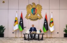 القائد العام للقوات المسلحة يستقبل مشايخ وأعيان الساحل الغربي