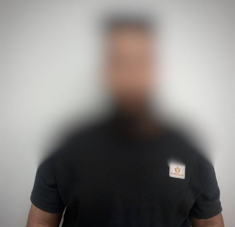 ضبط متهم بتصنيع أختام رسمية في منزله