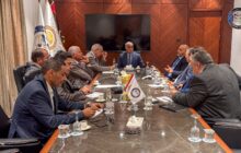 مستشار الأمن القومي يعقد اجتماعا موسعا مع خبراء الاقتصاد والمال