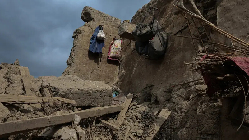 مقتل أكثر من 20 شخصاً في زلزال قوي ضرب شمال أفغانستان