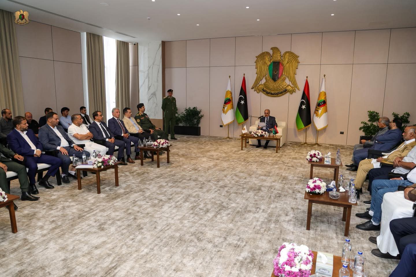 القائد العام يؤكد خلال لقائه وفدا من ترهونة دعم الجيش لوحدة البلاد