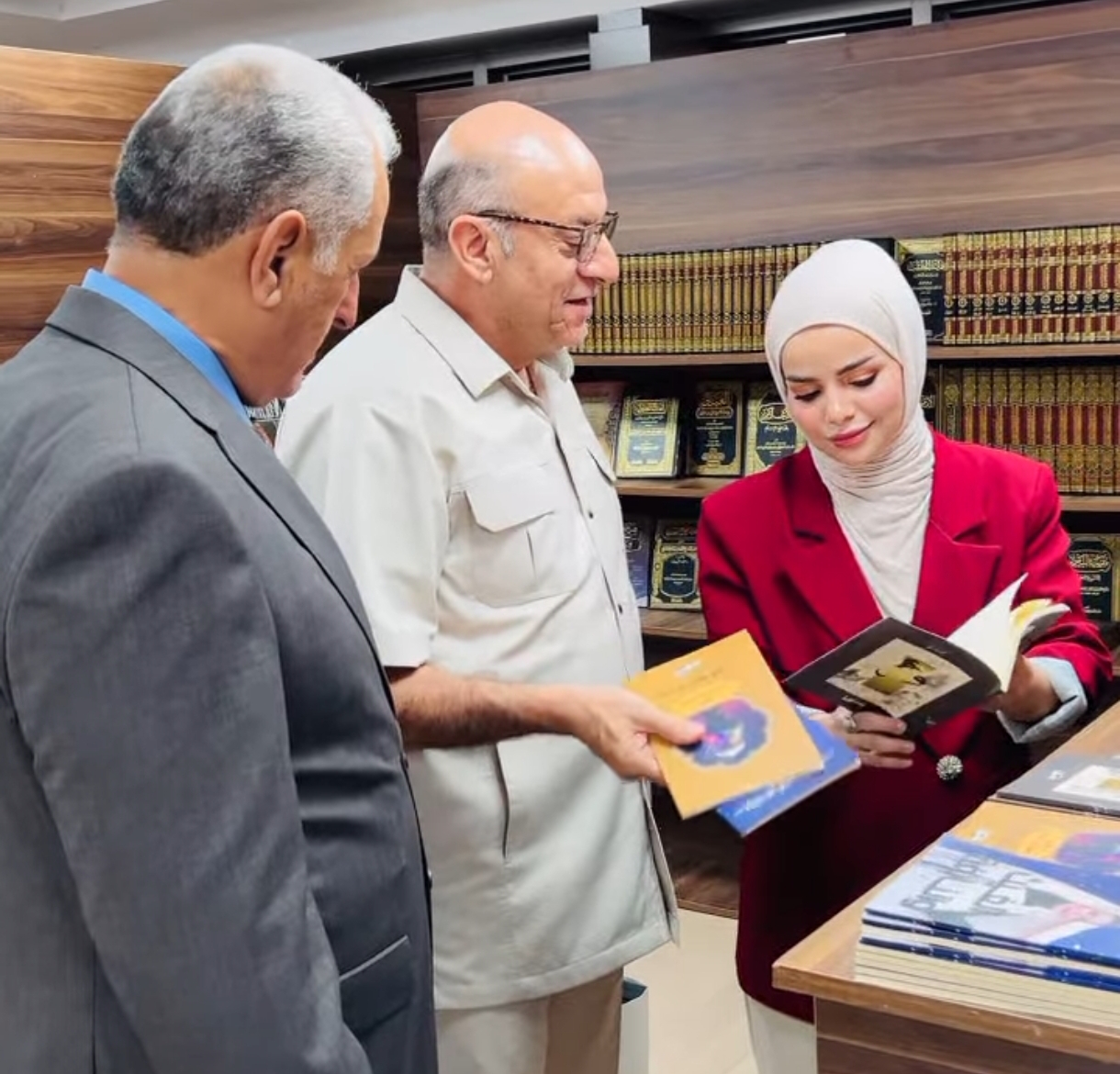 الكاتبة رحاب العريبي تشارك بثلاثة إصدارات في معرض بنغازي الدولي للكتاب