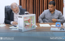 مستشفى هراوة يوزع مستلزمات طبية على مدارس البلدية
