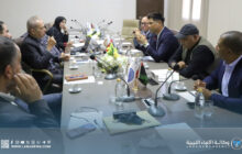 وزارة الكهرباء تناقش مشروع منصة استقبال الغاز المسال لمحطة طبرق