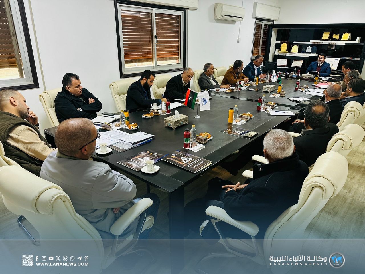 اجتماع حكومي يبحث تسوية أوضاع الشركات المتعثرة والعاملين فيها