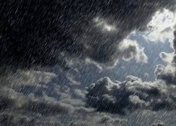 وزارة البيئة تحذر من منخفض جوي يؤثر على سواحل البلاد
