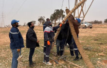 وزارة الكهرباء تواصل صيانة الشبكة المتضررة من العاصفة