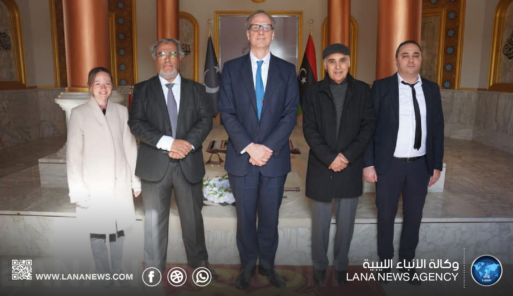 سفير المملكة المتحدة يزور ضريح الشهيد عمر المختار ببنغازي