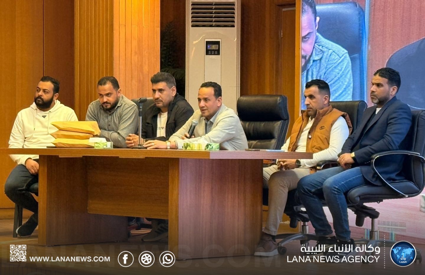 الخدمة المدنية تبحث تسوية الأوضاع المالية لبعض الكوادر الطبية