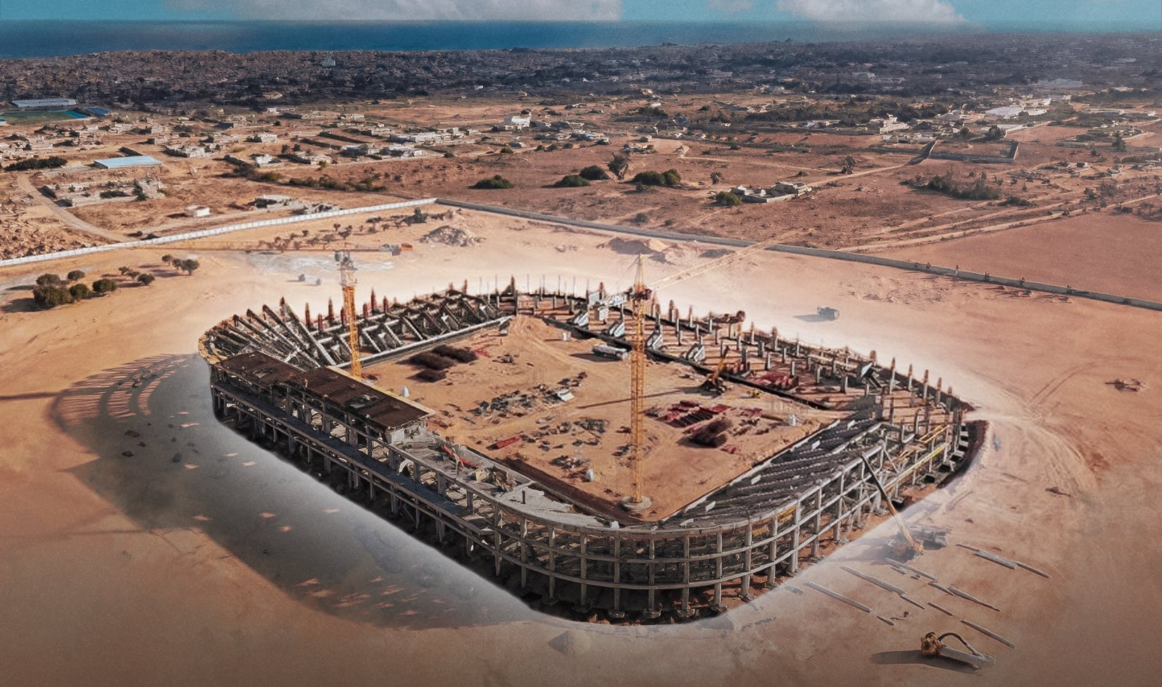 ملعب سرت الدولي يدخل مرحلة تركيب الغطاء الخارجي