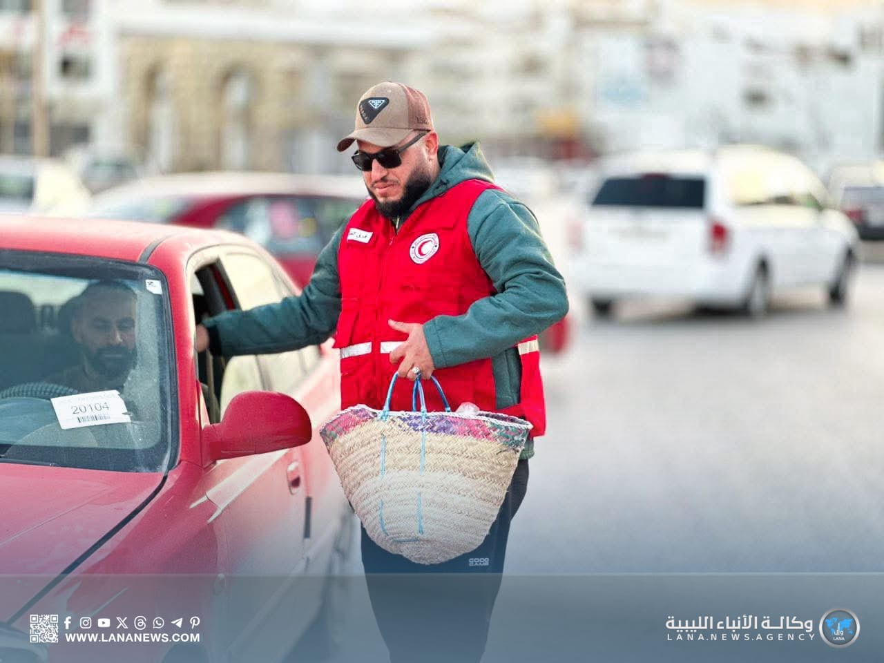 الهلال الأحمر ينظم حملة إفطار صائم بدرنة