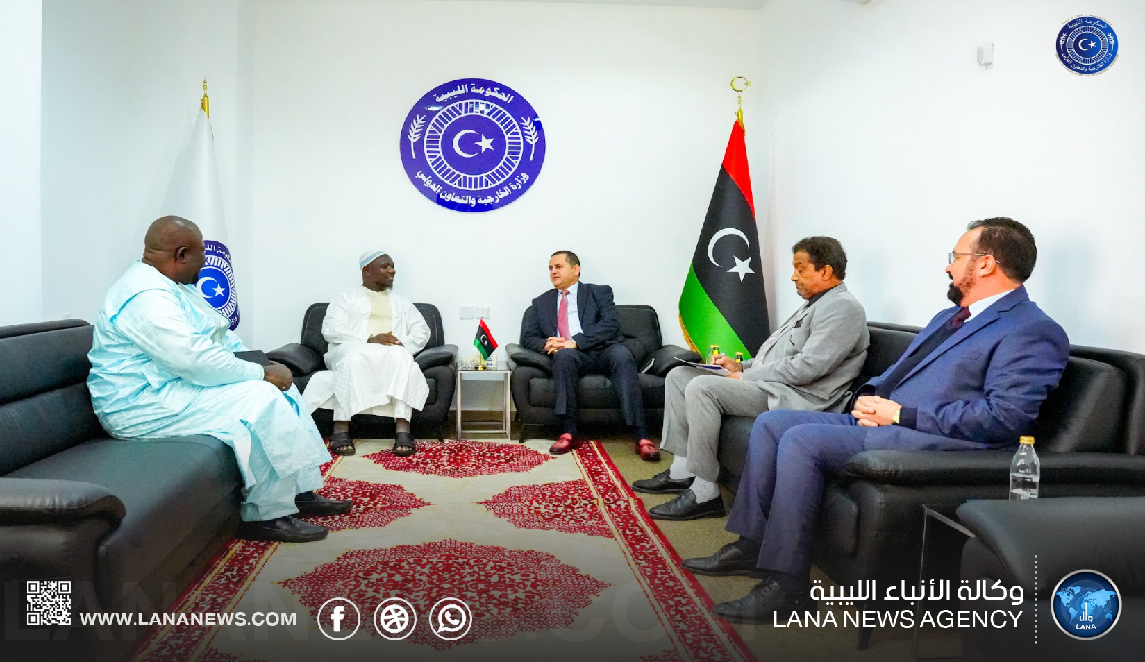 الحويج يبحث مع وزير الحج الغيني سُبل تعزيز الشراكة الثقافية والدينية