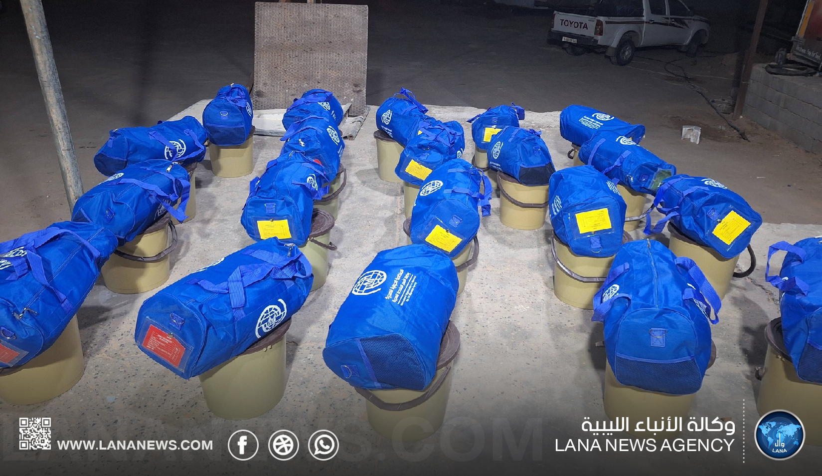 توزيع حصص إغاثية على اللاجئين في الجفرة