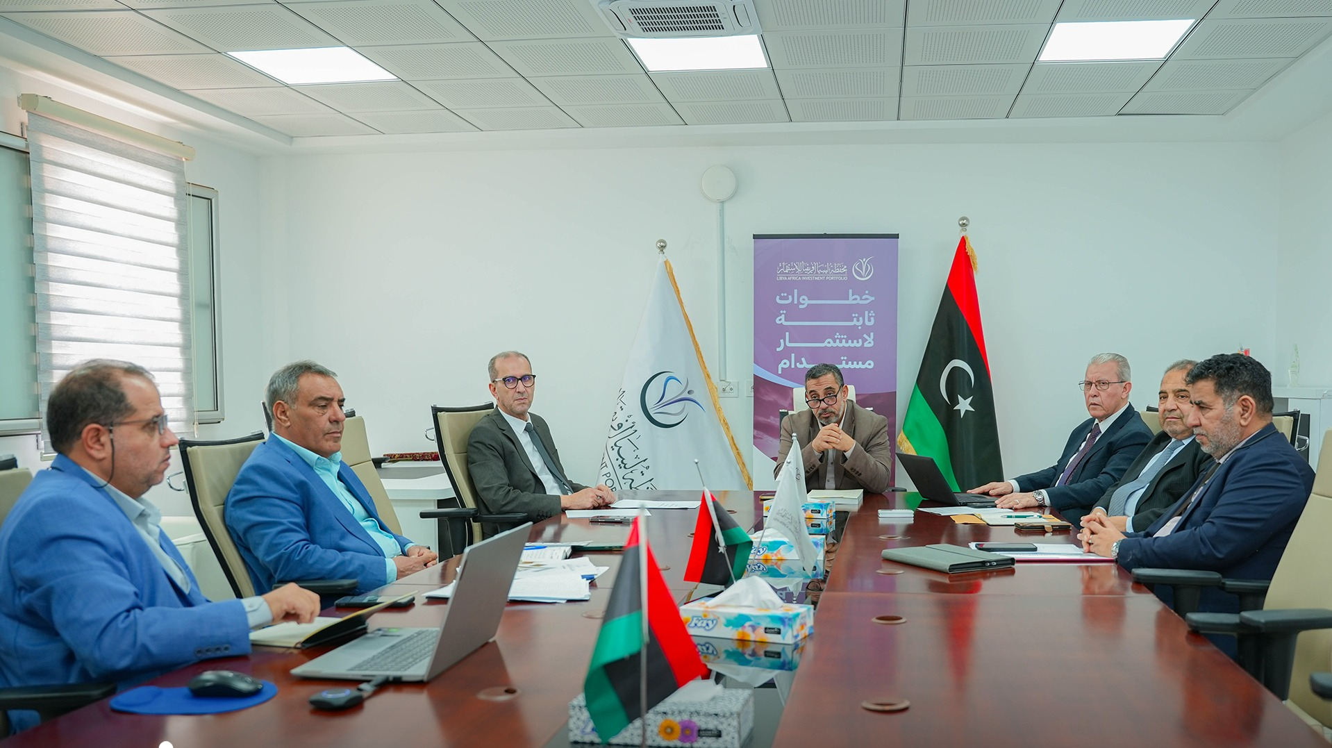 اللجنة العليا لمشروع ليبيا أفريقيا لممري العبور تستعرض وتقيّم دراسة الجدوى الاقتصادية