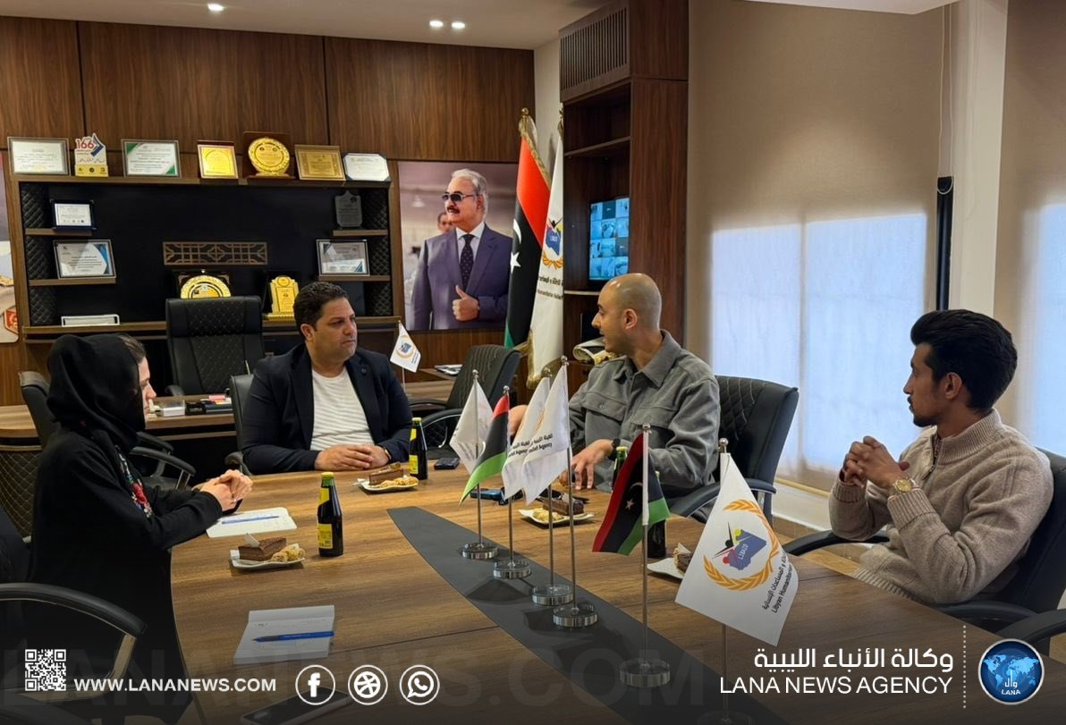 رئيس هيئة الإغاثة يبحث تعزيز الاستجابة الإنسانية للنازحين في ليبيا