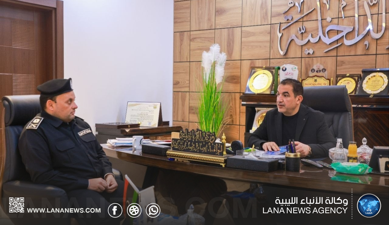 وزير الداخلية يتسلم التقرير السنوي للوزارة لعام 2025
