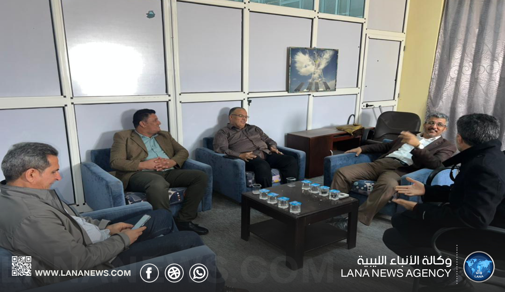 بلدية سرت تُتابع ملف الاتصالات الهاتفية والبريدية وتحسين التغطية