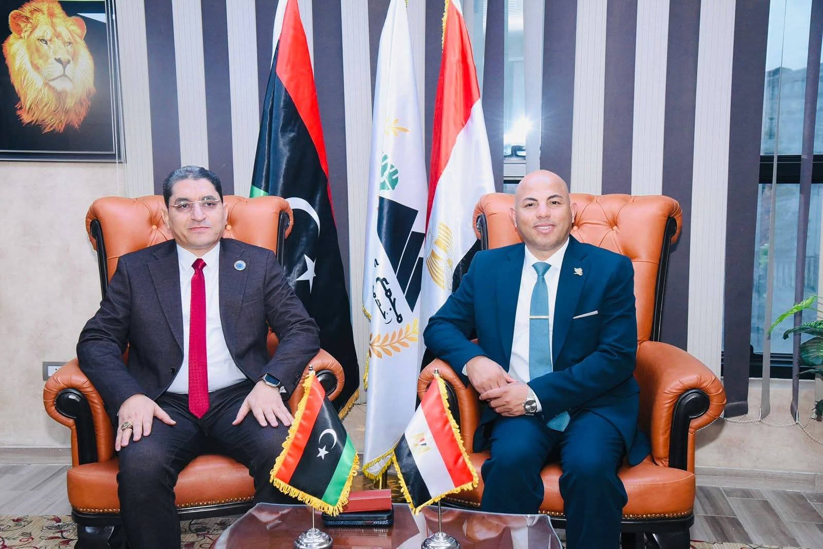 وزير العمل يبحث تنفيذ المرحلة الثانية من برنامج التدريب بالقاهرة