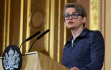 بريطانيا تدعو إيران لاستئناف كامل للملاحة في مضيق هرمز