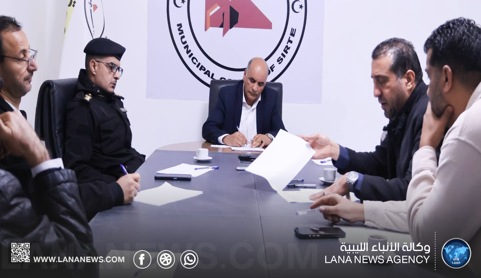 بحث أسباب توقف المخططات الإسكانية ببلدية سرت