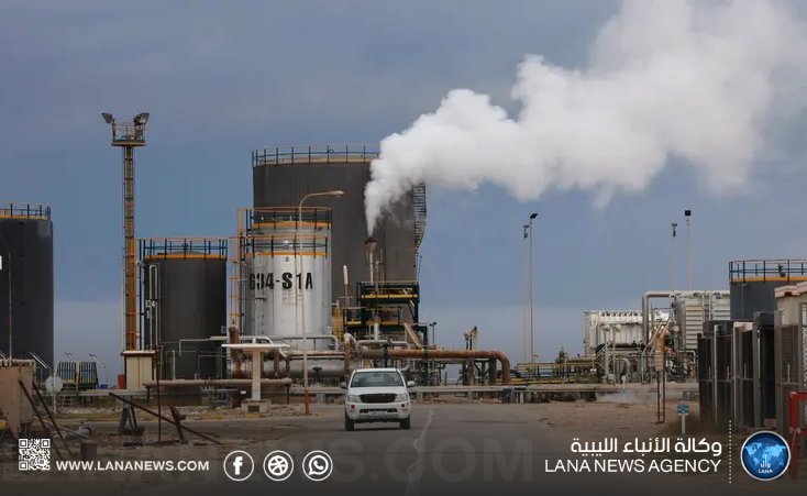اندلاع اشتباكات عنيفة بمحيط مصفاة الزاوية غرب طرابلس