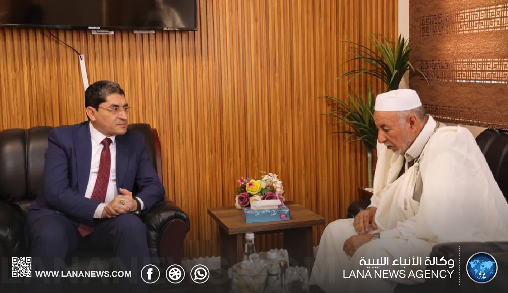 وزير العمل يبحث دعم وتمكين الشباب والمرأة بفزان