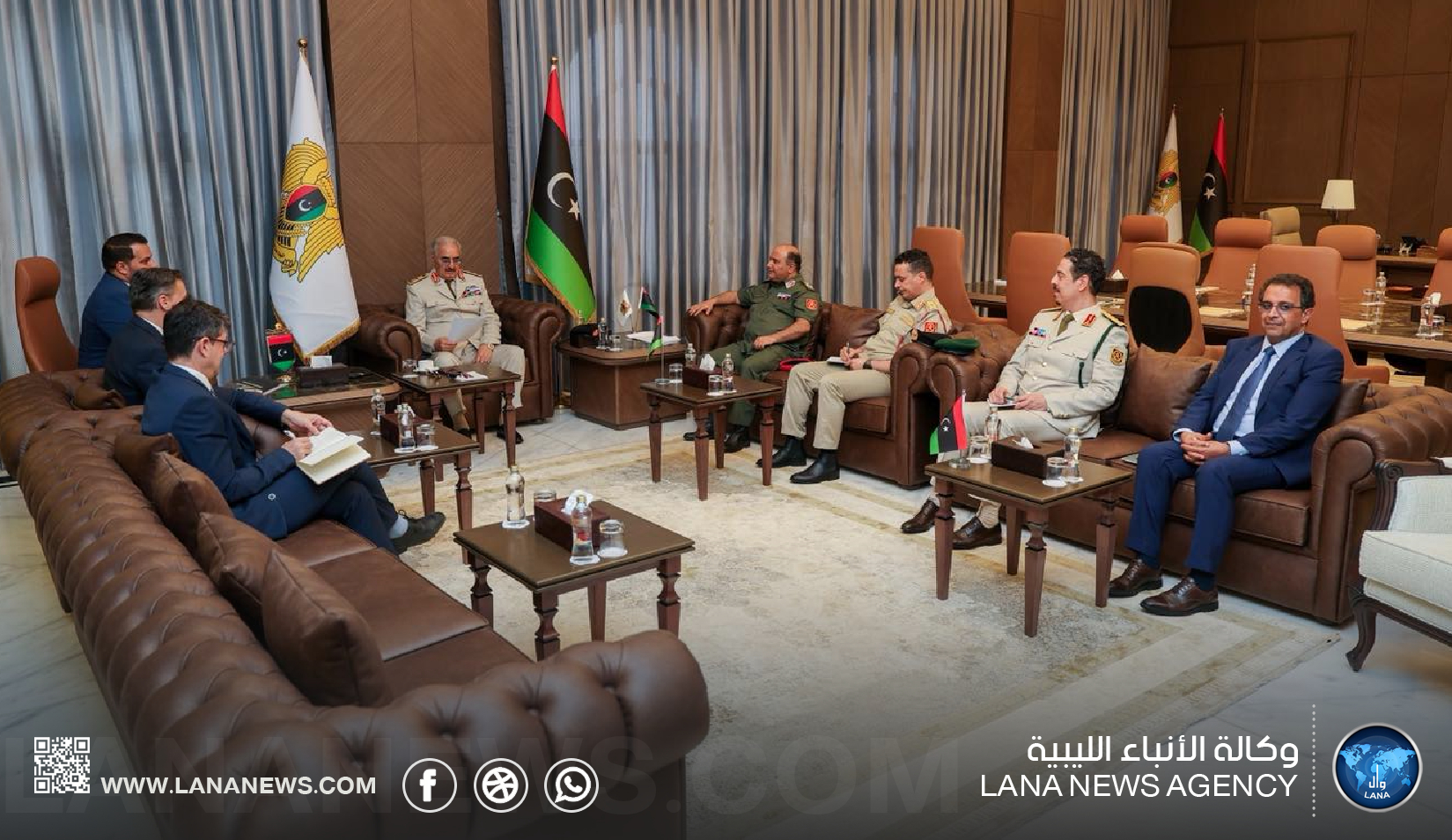 القائد العام يستقبل السفير الفرنسي ويبحث تعزيز العلاقات الثنائية