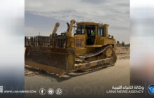  صيانة طريق بئر الأشهب جنزور لتعزيز التنمية والخدمات