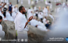 الحجاج يتوافدون إلى عرفات لأداء الركن الأعظم من الحج