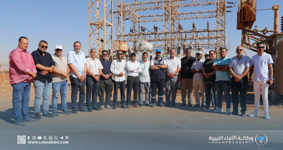 وزير الكهرباء يشرف على شحن محول جديد بمحطة وادي القطارة لدعم شبكة بنغازي