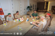 رئيس الأركان يطّلع على مستجدات عمل اللجنة العسكرية (5+5)