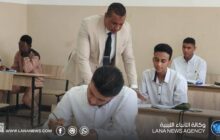 مراقب تعليم سبها يتفقد انطلاق امتحانات الشهادة الثانوية بالبلدية