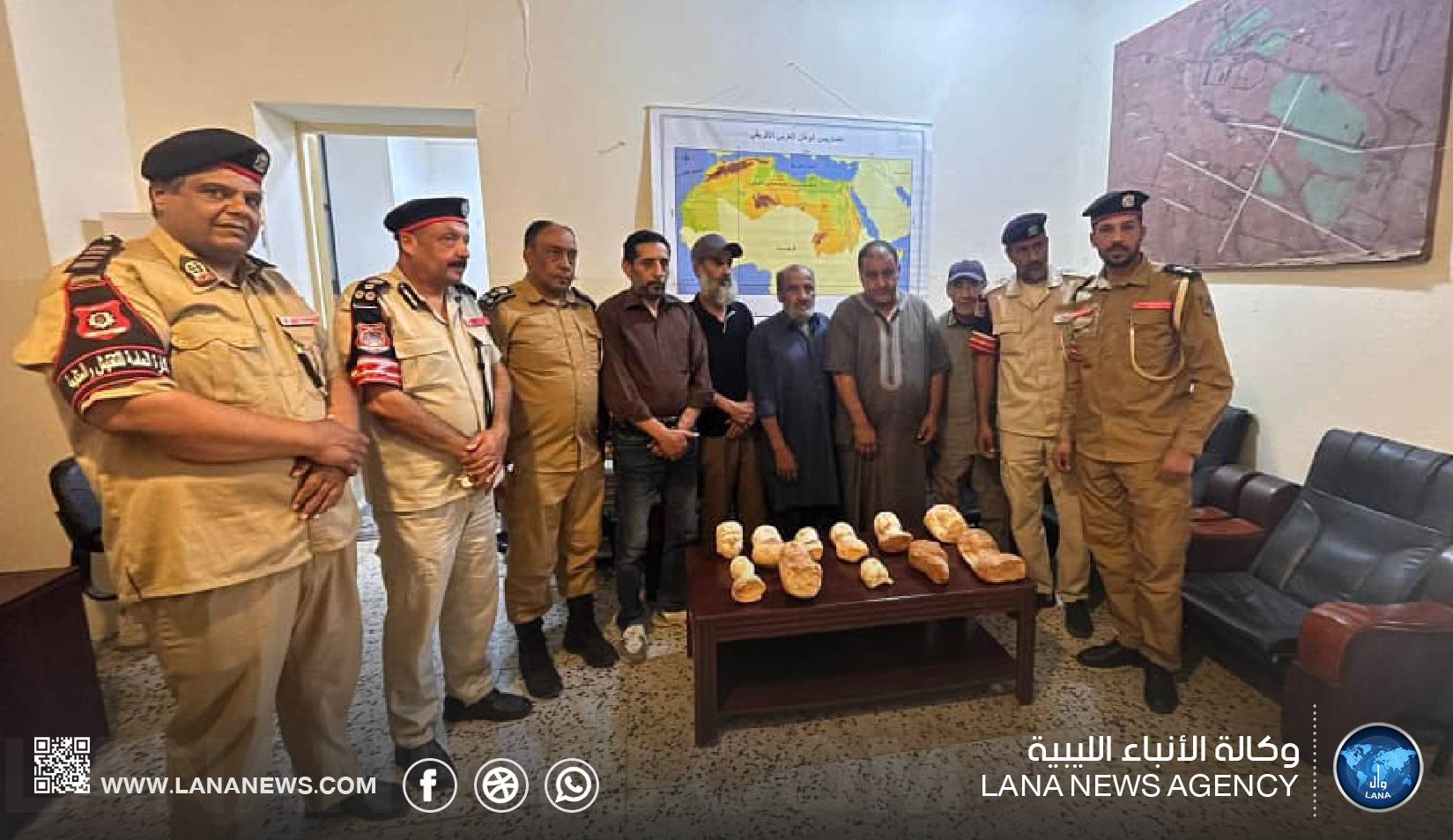 مواطنون من طبرق يسلمون كنوزا أثرية نادرة إلى آثار شحات