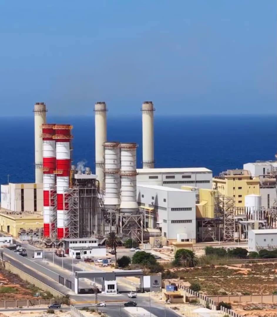 وزارة الكهرباء تعلن نجاح إعادة تشغيل محطات رئيسية بعد الإظلام العام