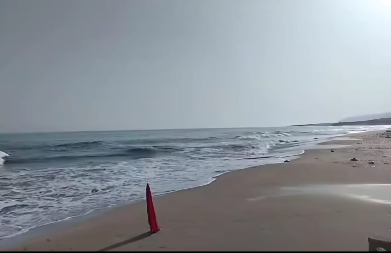 الإنقاذ البحري يحذر من السباحة بعدد من الشواطئ بسبب اضطراب البحر