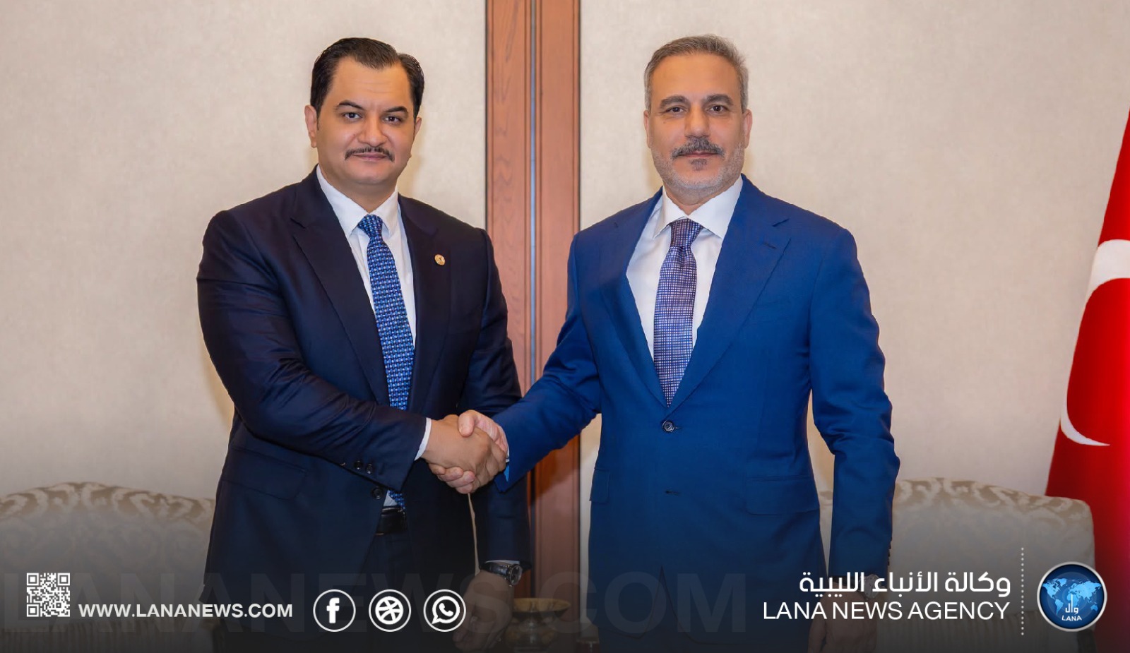 نائب القائد العام للقوات المسلحة يلتقي وزير الخارجية التركي في أنقرة