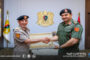 نائب القائد العام يُكرّم مدير إدارة الشهداء والجرحى والمفقودين تقديرًا لمسيرته العسكرية