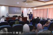 جامعة بنغازي تطلق سلسلة ندوات لتعزيز الصحة النفسية في المؤسسات الحكومية