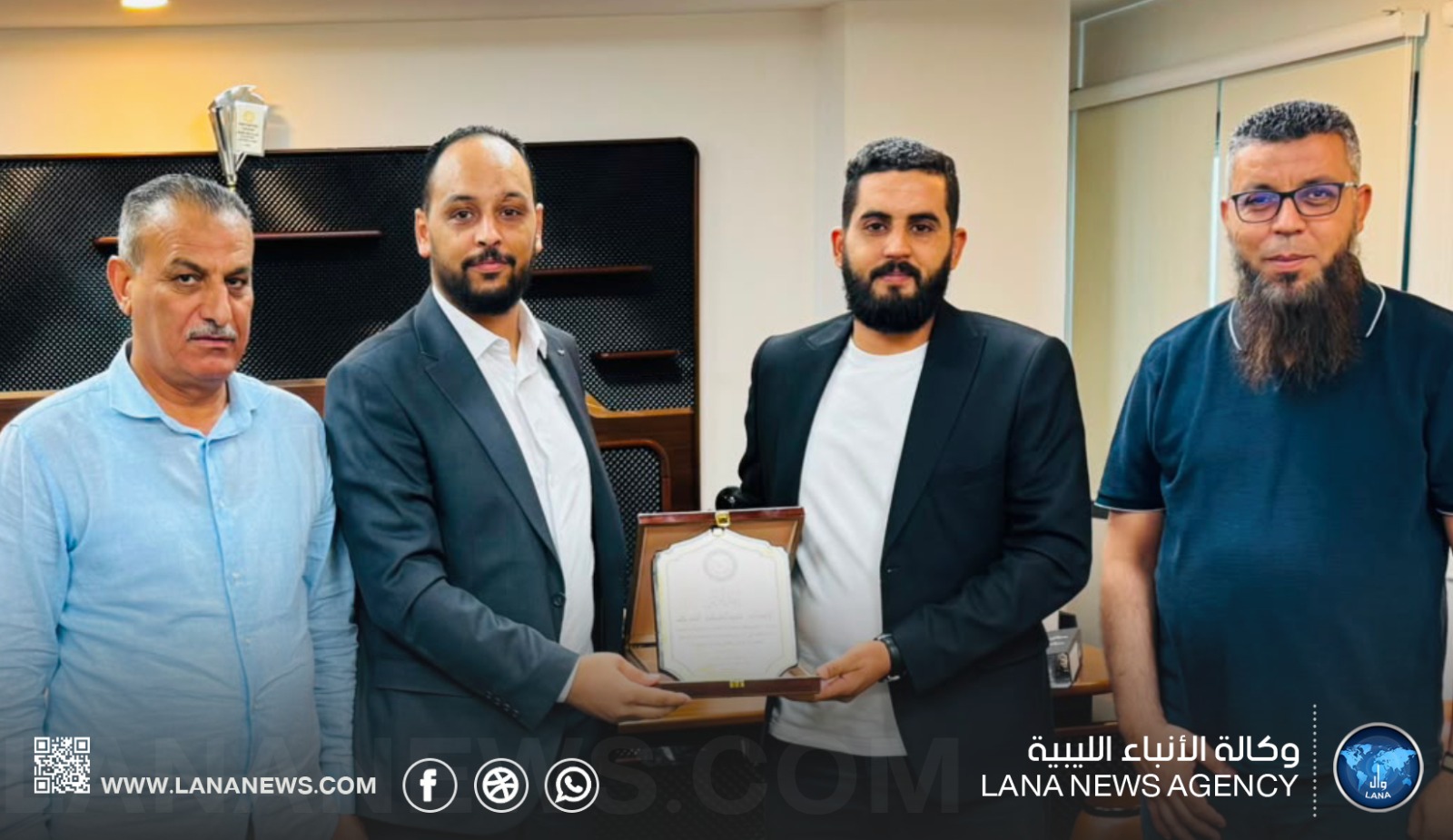مالية الشويرف تكرّم موظفين تقديرا لجهودهما في إقفال حسابات 2025