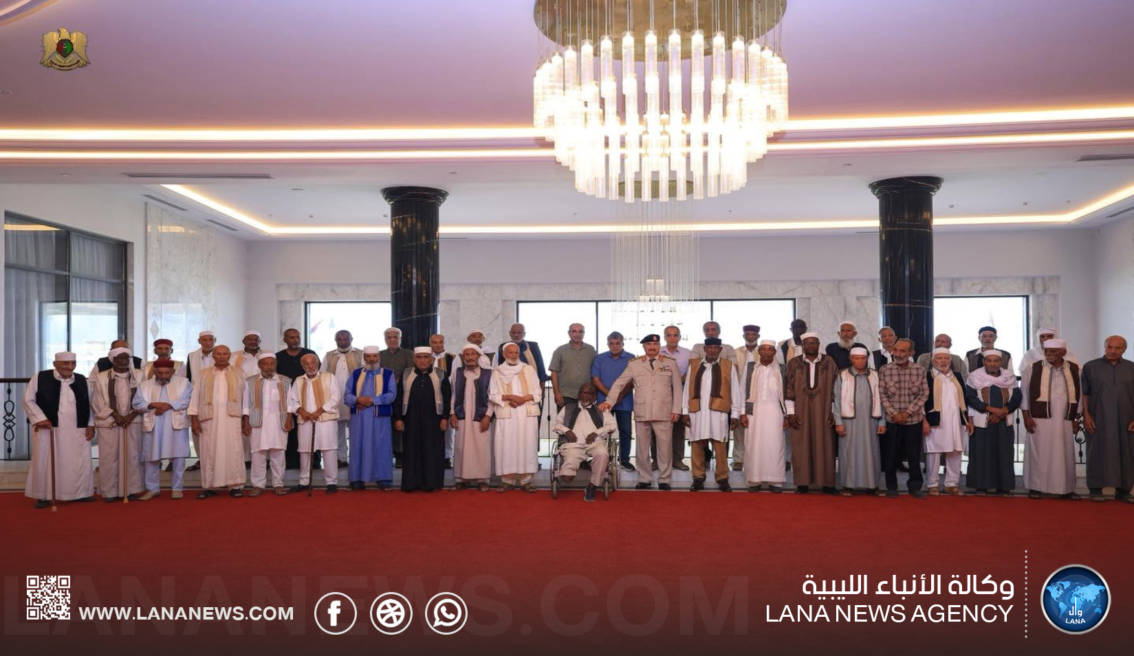 القائد العام يستقبل ضُباطًا وجُنودًا رافقوه خلال حرب أكتوبر 1973