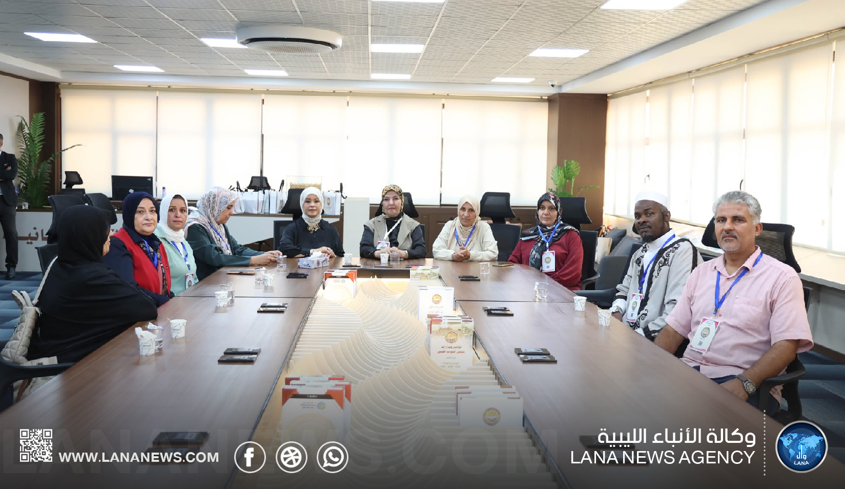 وفد من مصلحة التفتيش والتوجيه التربوي بنغازي يزور المكتبة البرلمانية بمجلس النواب